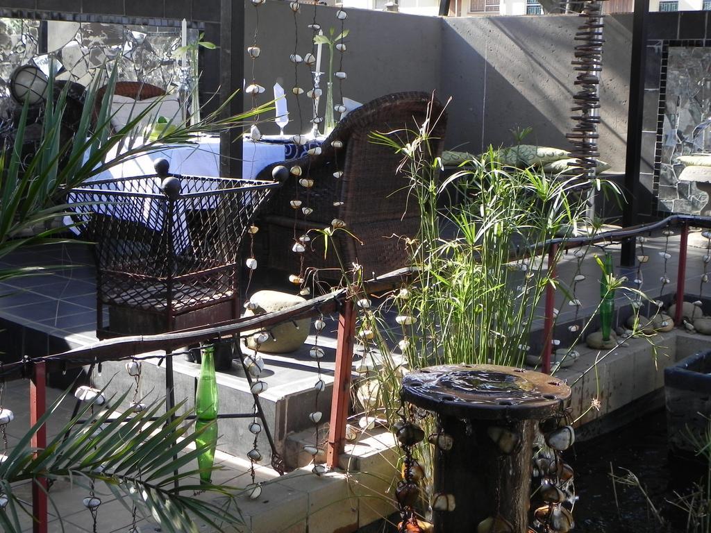 44 On Ennis Guest Lodge And Restaurant - No Load Sheddding แอร์เมอโล ภายนอก รูปภาพ