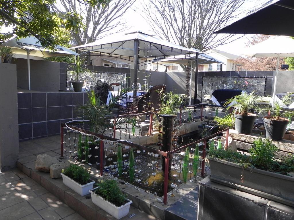 44 On Ennis Guest Lodge And Restaurant - No Load Sheddding แอร์เมอโล ภายนอก รูปภาพ