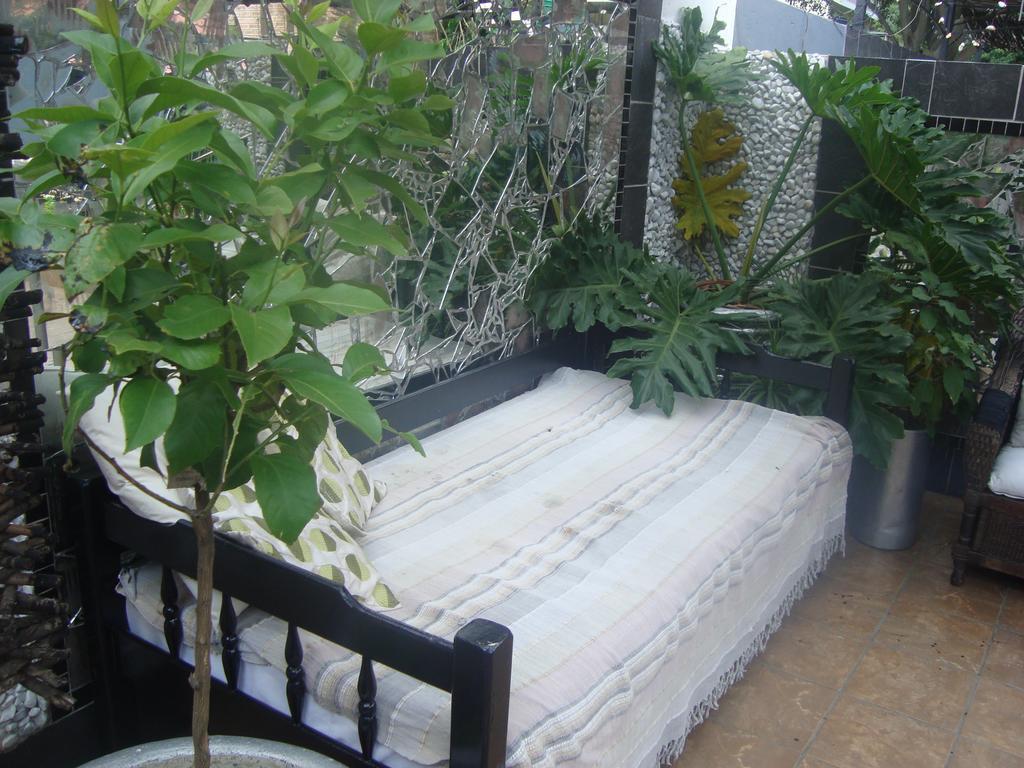 44 On Ennis Guest Lodge And Restaurant - No Load Sheddding แอร์เมอโล ภายนอก รูปภาพ
