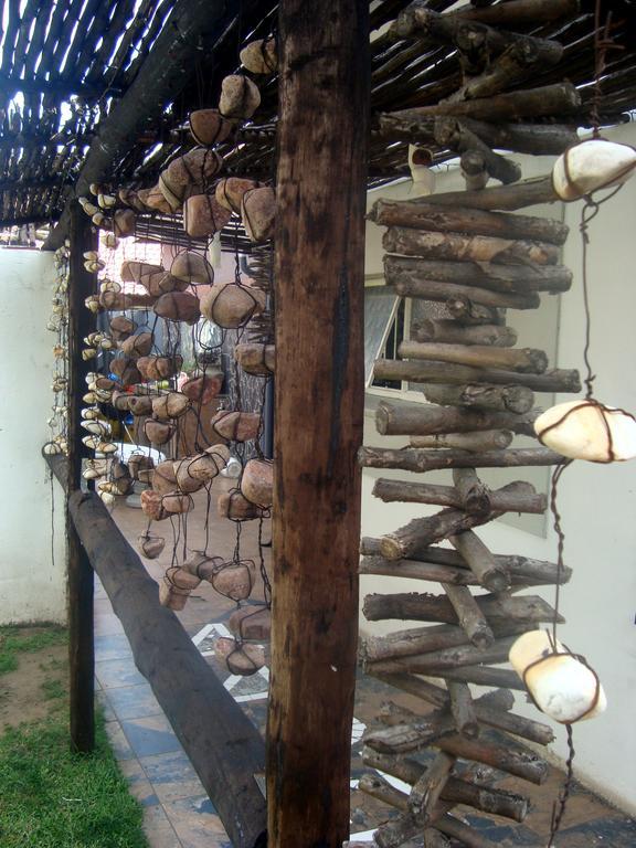 44 On Ennis Guest Lodge And Restaurant - No Load Sheddding แอร์เมอโล ภายนอก รูปภาพ