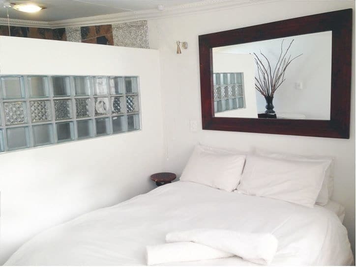 44 On Ennis Guest Lodge And Restaurant - No Load Sheddding แอร์เมอโล ภายนอก รูปภาพ