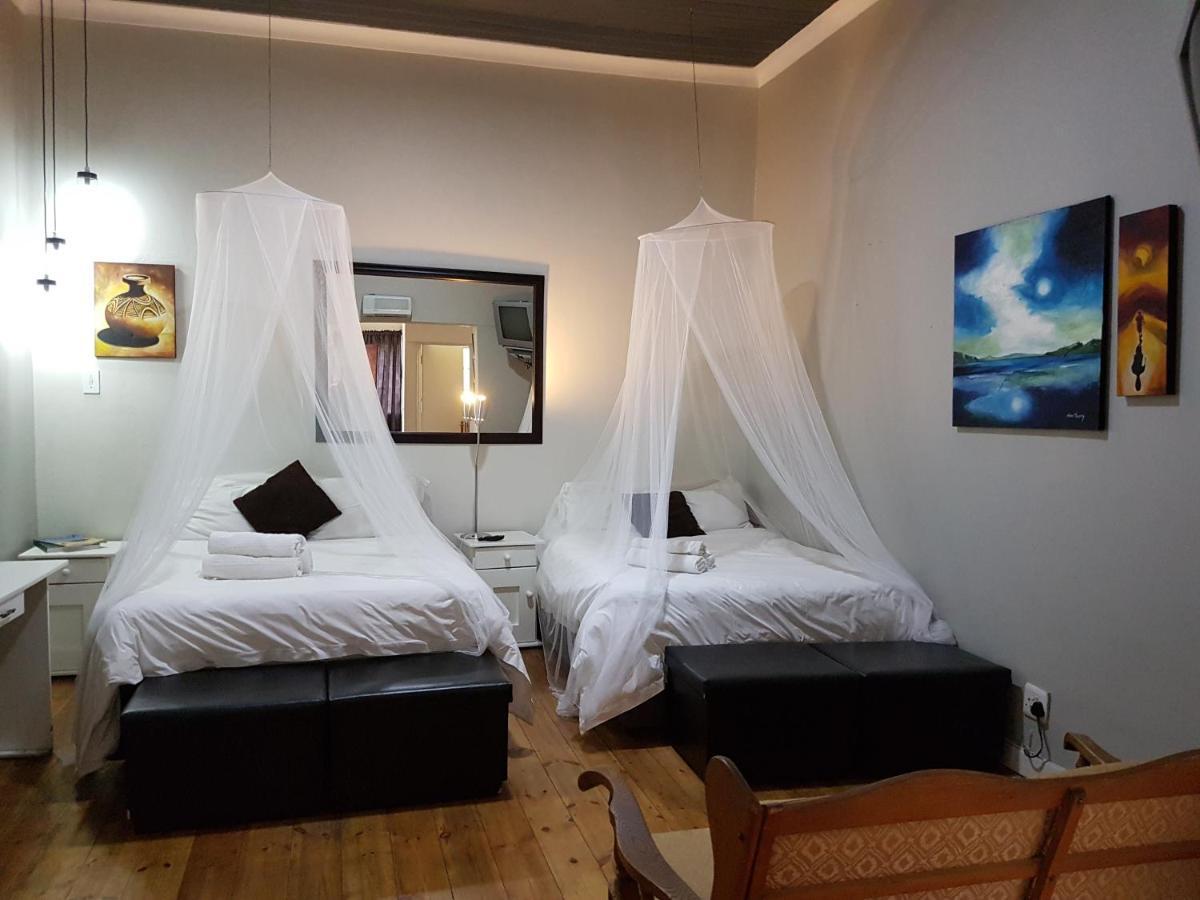 44 On Ennis Guest Lodge And Restaurant - No Load Sheddding แอร์เมอโล ภายนอก รูปภาพ